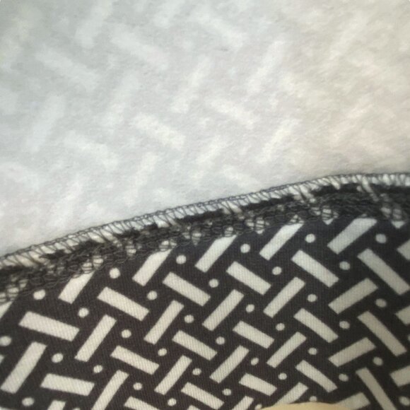 T by Talbots Top Size Small Cozy Pullover Gray Geo Print Long Sleeve Modal - Picture 8 of 9